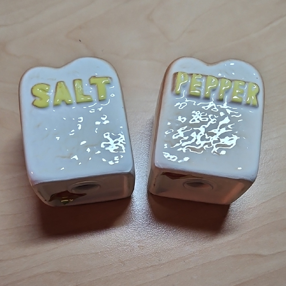 Vintage Ceramic Bread Loaf Salt and Pepper Shaker Set
